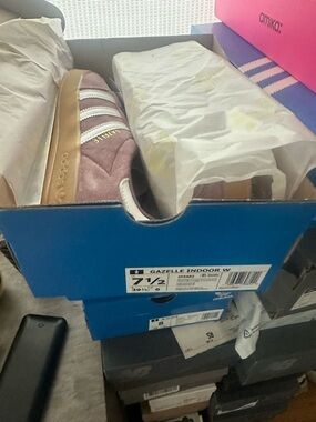 Adidas Gazelle Indoor W Suede Sneakers - Mauve/Pink with Gum Sole